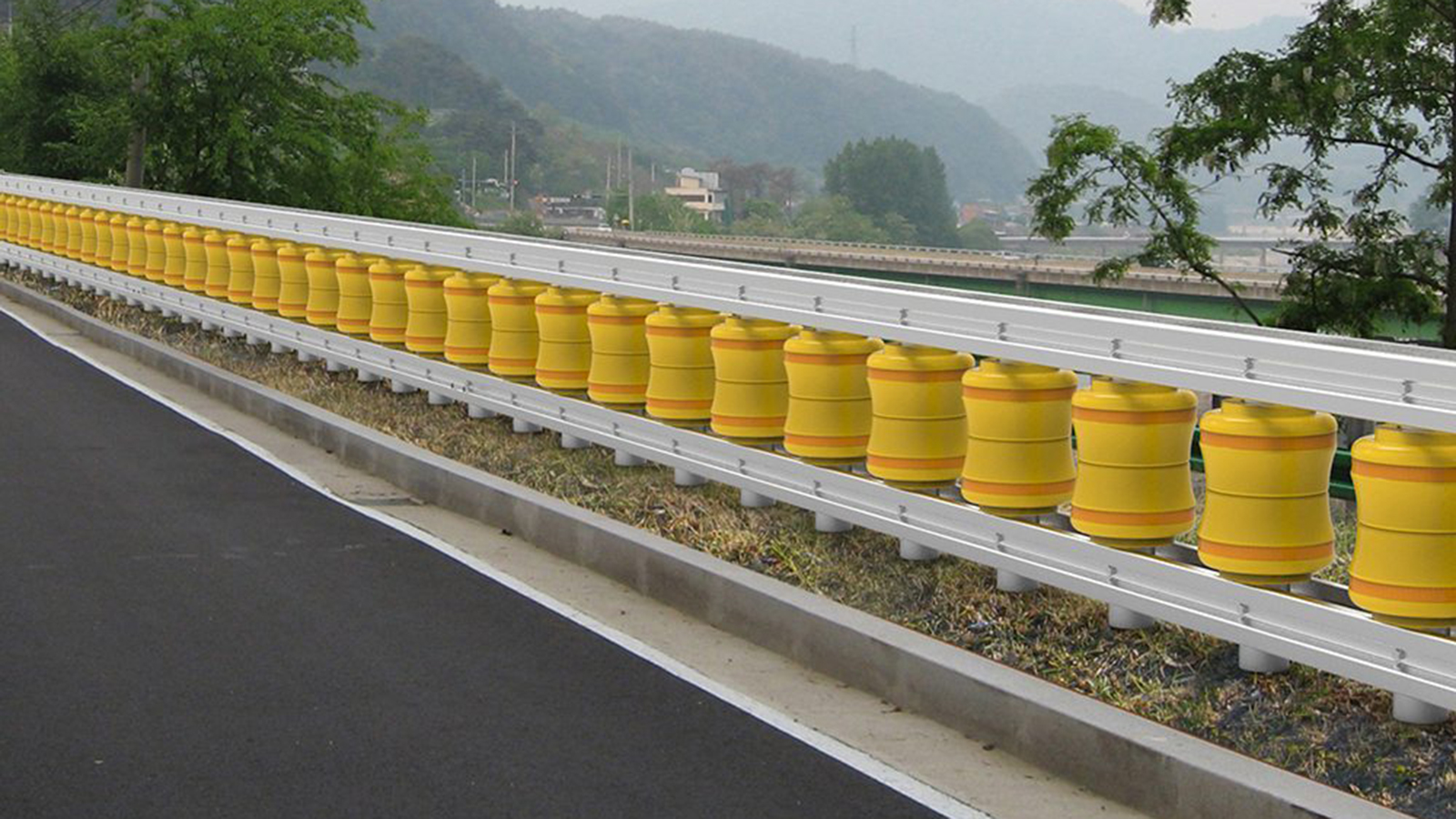 Rolling barriers: Ο Κηφισός εξοπλίζεται με τις πιο σύγχρονες μπαριέρες 